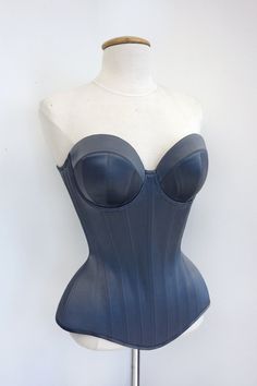 Wrinkle-Free Corset Tutorial in English - Royal Black Corsets on Etsy Corset Tutorial, Best Corset, Corset Fashion Outfits, Corset Looks, Corset Styles, Bridal Corset, Corset Outfit, Corset Pattern