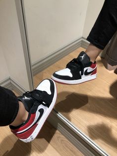 Air Jordan Dunk Low, Tennis Jordan, Jordan 1 Low Outfit, Jordan Dunk Low, Jordan Dunk, Nike Shoes Girls, Jordan Shoes Girls, Pretty Shoes Sneakers, All Nike Shoes