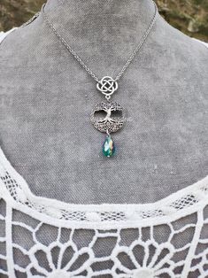 Celtic Jewelry Set, Silver Green Celtic Necklace, Celtic Knot Hoop Earrings, Viking Tree Necklace, Emerald Green Celtic Wedding Jewelry - Etsy Spain Nickel-free Bohemian Jewelry For May Birthstone, Bohemian Nickel-free May Birthstone Jewelry, Bohemian Silver Jewelry With Tree Of Life, Bohemian Emerald Jewelry For May Birthstone, Solstice Wedding, Necklace Emerald, Celtic Necklace, Wedding Jewelry Set, Celtic Wedding