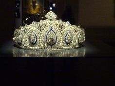 Close up of the front of the Cartier tiara Reine Elizabeth Ii, Royal Family England, Reine Elizabeth, George Vi, Gloucester, Elizabeth Ii, Cartier, Royal Family