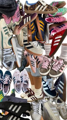 80s Shoes, Preppy Shoes, Cute Sneakers, Shoe Inspo, Girly Shoes, Aesthetic Shoes, Simple Trendy Outfits