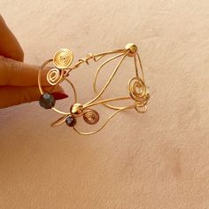 Rose Gold Cuff With Spirals, Gold And Color Crystals. I Bought This On A Trip To Asia. Beautiful Piece. Never Worn. Nwot. Wrapping Jewelry, Pinterest Diy Crafts, Wire Jewelry Designs, Pinterest Diy, Gold Cuffs, Handmade Wire, Color Crystal, Wire Wrapped Jewelry