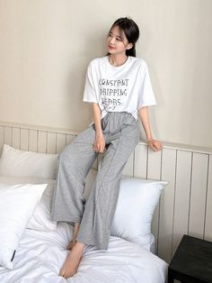 Home Wear Women, Home Wear, Big Pants, At Home Outfits, Womens Closet, Fall Bridesmaid Dresses, Cute Sleepwear, Cute Pajama Sets, Casual Home