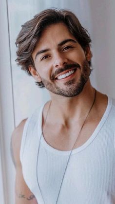 Coolest Hairstyles, New Men Hairstyles, Trending Hairstyles For Men, Mens Medium Length Hairstyles, Round Face Men, Guy Haircuts Long, Mens Hairstyles Medium, Mens Hairstyles Thick Hair