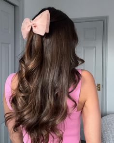 Barbie Hairstyles With Bow, Half Ponytail With Bow, Hair With Big Bow, Pink Bow Hairstyles, Half Up Half Down Hairstyles With Bow, Cute Bday Hairstyles, Cute Barbie Hairstyles, 18th Birthday Hairstyles, Hairshow Ideas