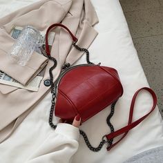 Shipping: Worldwide Express Shipping AvailableDelivery time: 7-15Days Fast ShippingReturns: Fast refund, 100% Money Back Guarantee.Brand Name: AnnmoulerHandbags Type: Shoulder BagsTypes of bags: Shoulder & Crossbody BagsMain Material: PULining Material: PolyesterShape: Casual TotePlace Of Origin: GUANG DONG ProvinceOrigin: Mainland ChinaHardness: SOFTPattern Type: SolidInterior: No PocketDecoration: NONEExterior: Open PocketOccasion: VersatileClosure Type: zipperGender: WOMENStyle: vintageModel Vintage Style Bag, Bohemian Bags, Chain Handbag, Hippie Bags, Women Shoulder Bag, Novelty Bags, Designer Shoulder Bags, Women's Handbags, Bag Brand