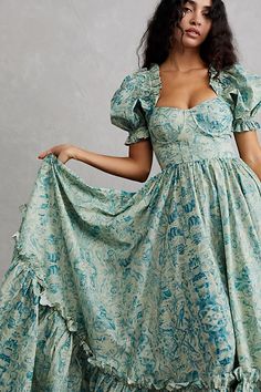 Queer Style, Quinceañera Ideas, Look Formal, Empire Waistline, The Ritz, Plus Size Maxi Dresses, Free People Dress, Dance Dresses, Boho Outfits