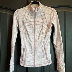 Nwot Define Jacket Lulu Tops, Nepo Baby, Skating Outfit, Marvel Dr, Tropical Outfit, Winter Shopping, Pink Activewear, Lululemon Outfits, Lululemon Define