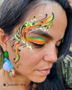 Music Festival Face Paint, Face Paint Festival, Glitter Face Art, Face Painting Adults, Coachella Face Paint, Face Glitter Ideas Festival, Rave Face Paint