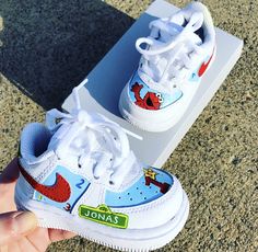 Sesame Street Custom Shoes, Baby Shoe Collection, Elmo Shoes, Elmo 1st Birthday, Custom Baby Shoes, Custom Kids Clothes, Kid Birthday Outfits, Custom Shoes Diy