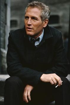 size: 36x24in Photo: Paul Newman THE MACKINTOSH MAN, 1973 directed by JOHN HUSTON (photo) : A Well Traveled Woman, Gena Rowlands, Terry O Neill, Joanne Woodward, Faye Dunaway, Leading Men, Food Company, I Love Cinema, Paul Newman