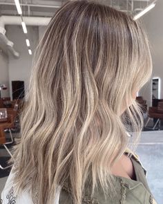 Redken Shades Eq 10ag, 7na Shades Eq, Highlight Types, Blonde Toners, Dark Roots Blonde Hair Balayage, Redken Blonde, Dishwater Blonde, Hair Formulas, Blonde Toner