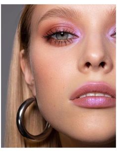 Pink Eyeshadow Hazel Eyes, Purple Bronze Eye Makeup, Dark Cottagecore Makeup Looks, Purple Pink Eye Makeup, Purple Inner Corner Makeup, Cool Pink Makeup, Pink Makeup Brown Eyes, Pink And Brown Makeup Look, Fun Make Up Looks