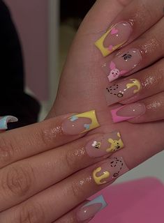 Classic Simple Nail Designs, Non Acrylic Nail Designs, Nails With Disney Designs, Moana Acrylic Nails, Winnie The Pooh Gender Reveal Nails, Acrylic Nails Cartoon Art Designs, Short Nails Ideas 2024, Daycare Nails, Family Guy Nails