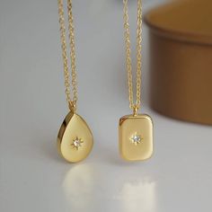 Material -18k Gold Plated Stainless Steel Length -40cm Pendant Is 0.9x1.2cm Gold Oblong Necklace For Gift, Rectangle Pendant Necklace, North Star Pendant, Gold Chain Choker, Spike Necklace, Rectangle Pendant, Gold Pendant Jewelry, Gold Long Necklace, Star Pendant Necklace