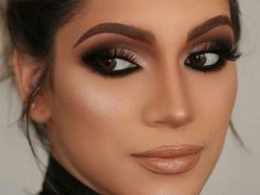 Machiaj Smokey Eyes, Black Eye Makeup, Smokey Eye Makeup Look, Natural Smokey Eye, Eye Makeup Looks, Dramatic Eye Makeup, Make Up Inspiration, Cut Crease Makeup, Hooded Eye Makeup