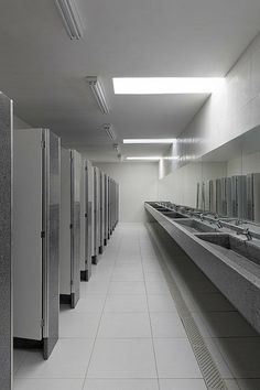 Design Interior Baie, School Building Design, School Hallways, Public Restroom, Hospital Design, School Building