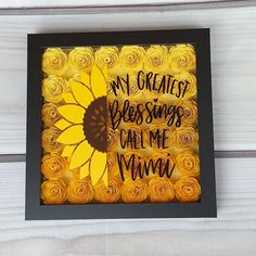 Paper rose frame gift. Mother's day, grandma, MiMi, birthday. Home decor. Sunflower Paper, Shadow Box Ideas, Rose Shadow, Shadow Box Gifts, Flower Shadow, Diy Shadow Box, Paper Flower Art, Flower Shadow Box, Paper Flower Decor