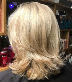 Medium Hairstyle with Layered Bottom Shoulder Length Blonde, Modern Shag, Shoulder Length Layered, Blonde Layers, Medium Layered, Shoulder Length Hair Cuts, Shag Haircut