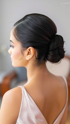 Clean Girl Bun, Wedding Hairstyles For Round Faces, Curled High Ponytail, Bridal Chignon, Filipino Hair, Side Swept Curls, Low Chignon, Goddess Braids Hairstyles, Stunning Hairstyles