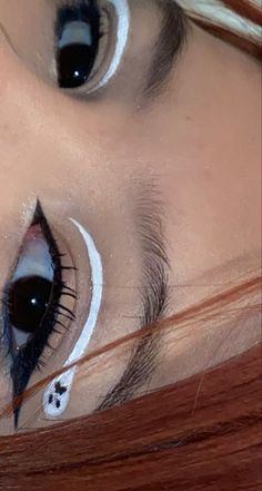 Eye Makeup Images, Eyeliner Designs, Anime Eye Makeup, Makeup Drawing, Simple Eyeliner, Graphic Eyeliner, Fashion Eye Glasses