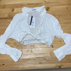 Purchased In Paris, France. Never Worn But Would Be A Perfect Top For The Beach Or A Business Casual Look. Elegant Cropped Crop Top For Beach, Elegant Crop Top For Beach, Elegant White Crop Top For Beach, Chic Cropped Beach Blouse, Chic Cropped Blouse For The Beach, Elegant Cropped Tops For Beach, Business Casual Look, Linen Top, Casual Look