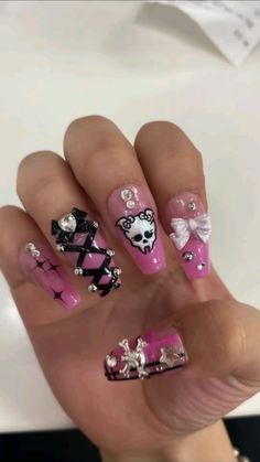 Pink And Black Nails Design Simple, Character Art On Nails, Hot Pink Goth Nails, Skelanimals Nails, Y2k Pink And Black Nails, 0.5 Nail Pics, Monster High Acrylic Nails, Nail Inspo 2000s, Monster High Nails Draculaura