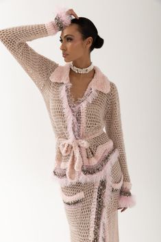 ANDRÉEVA | Cardigan court en tricot fait main rose bébé – ANDREEVA Spring Mohair V-neck Cardigan, Elegant Pink V-neck Cardigan, Spring V-neck Mohair Cardigan, Chic Pink V-neck Cardigan, Fitted Hand-knitted Spring Cardigan, Fitted Hand Knitted Spring Cardigan, Spring Fitted Handmade Cardigan, Pink Mohair Sweater For Spring, Pink Mohair Long Sleeve Outerwear