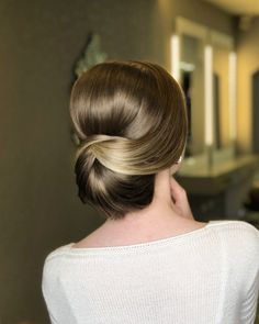 Bride Buns, Bride Bun, Wedding Hairstyles And Makeup, Peinados Recogidos, Hair Techniques, Bun Hairstyles For Long Hair, Engagement Dresses, Wedding Hair And Makeup