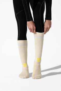 Light Cushion Ski Sock Ad Ideas, Ski Club, Ski Socks, Club Sweatshirts, Warm Down, Snowboard Boots, Ski Boots, Compression Socks, Oat Milk