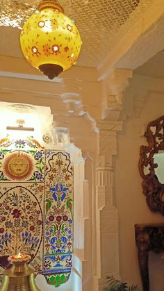 #travel #traveldiaries #udaipur #udaipuraesthetic #aesthetic #jagatniwas #rajasthan #decor #textiles #royaldecor City Palace Jaipur Photography, City Palace Udaipur Photography, Udaipur Photography Palaces, Rajmahal Palace Jaipur, Royal Decor, Udaipur City Palace, Royal Decorations, Travel Diaries, Udaipur