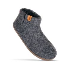 Unisex Wool Bootie Slipper with Leather Sole Slippers Baabushka 36 Dark Gray Felt Booties, Women Crafts, Wool Slippers, Felted Slippers, Organic Soap, Buffalo Leather, Felted Wool, Knitting Accessories, Outdoor Style