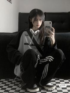 Asian Tomboy, Tomboy Fits, Boyish Outfits, Street Outfits, Korean Outfit Street Styles, Korean Casual Outfits, Baggy Clothes, Aesthetic Fits, Tomboy Outfits