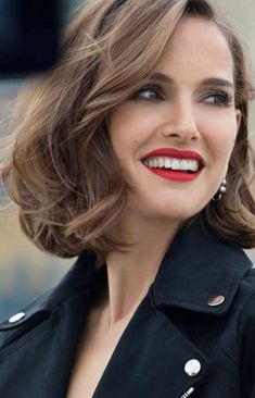 2016 Hair Trends, Celebrity Hair Trends, 2017 Hair Trends, Glamour Decor, Top Hairstyles, Hair 2018, Glamour Makeup, Natalie Portman, Red Lipstick