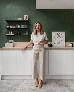 Brittany Bathgate, Minimal Stil, Work Outfits Frauen, Minimalist Moda, Minimalist Fashion Women, Look Retro, High Street Fashion, Summer Work Outfits, Stil Inspiration