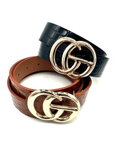 This versatile luxury item inspired belt is easy to wear through every season. Trendy large gold buckle with on a 1.25" faux leather strap. One size, adjustable, fits up to 40" Very neutral, goes with everything Available in black and cognac Kody Brown, Faux Leather Belts, Black Belt, Luxury Items, Leather Belt, Cognac, Leather Straps, Faux Leather, Buckle