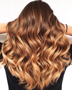 cheveux bruns mèches caramel doré Caramel Color Hair, Color Hair Blonde, Hair Color With Blonde Highlights, Light Caramel Hair, Caramel Blonde Hair Color, Hair Blonde Highlights, Caramel Hair Color, Caramel Blonde Hair, Hair Color Blonde Highlights