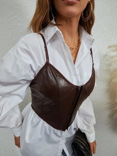 Leather Tank Top Outfit, Bustier Top Outfits Corsets, Leather Corset Outfit, Bustier Top Outfits, Leather Top Outfit, Bustier Outfit, Jeans With Chains, Leather Tank Top, Bralette Outfit