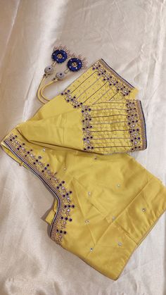 Yellow Cotton Blouse Designs, Yellow Blouse Aari Work Designs, Yellow Blouse Design Silk, Yellow Blouse Maggam Work, Yellow Blouse Design, Low Neck Blouse Designs, Simple Wedding Blouse Designs, Yellow Blouse Designs, Work Blouse Hand Designs