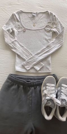 Outfit Autumn, Outfit Inspo Casual, Trendy Outfits For Teens, Soccer Mom, Simple Trendy Outfits, Cute Everyday Outfits, Back To School Outfits, Cute Simple Outfits, Really Cute Outfits