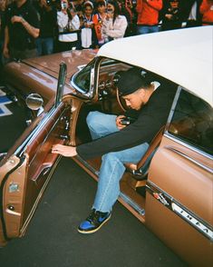 Basketball Lifestyle Aesthetic, Devin Booker Car, Devin Booker Style, Summer Instagram Pictures, Lauren Johnson, D Book, Tiktok Account, Rap Wallpaper