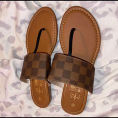 New. Never Worn. True To Size Trendy Brown Adjustable Sandals, Trendy Adjustable Brown Sandals, Summer Brown Flat Flip Flops, Adjustable Brown Flat Flip Flops, Trendy Brown Open Toe Flip Flops, Strappy Sandals Gladiators, Tory Burch Flip Flops, Platform Shoes Heels, Tie Sandals