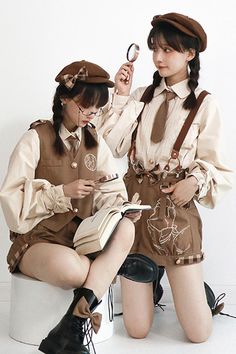 Cute Detective Outfits, Detective Outfit Female, Detective Pose, Detective Aesthetic Outfit, Cute Brown Outfits, Detective Oc, Adventurer Outfit, Explorer Outfit, Brown Outfit Ideas