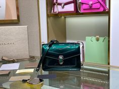 PT - BGL Bags - 130 Leather Trend, Luxury Clutch, Hot Bags, Luxury Crossbody, Quality Handbags, How To Make Handbags, Branded Bags, Cute Bag, Chanel Boy Bag