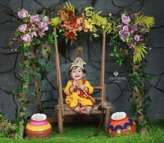 Photoshoot Decoration, Janmashtami Special, Mother Baby Photography, Birthday Theme Decoration, Maternity Photography Poses Outdoors, Festival Theme, Maternity Photography Poses, Photoshoot Idea