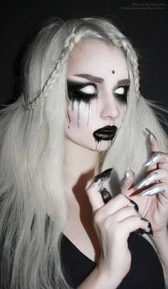 Ghost Make Up - Get the white out contacts. Easier to get the ones where you still see your pupil but still very creepy. Horror Smink, Costumes Scary, Creepy Halloween Costumes, Horror Halloween Costumes, Makeup Scary, Scary Halloween Costume