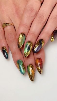 Nails Wallpaper Instagram Highlight, Genie Nails, Different Nail Designs On Each Nail, Nails Wallpaper Instagram, Fall Chrome Nails Designs, Different Design On Each Nail, Multichrome Nails, Magnetic Nails Design, Glass Nails Designs