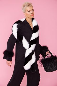 Elevate your outfit with our super soft contrasting colour faux fur scarf is the perfect way to add a pop of uniqueness to your outfit!  15% Acrylic 85% Modacrylic Reputation Outfits, Halloween Rainbow, Twisted Scarf, Faux Fur Scarf, Fur Gloves, Faux Fur Bag, Fur Headband, Faux Fur Scarves, Faux Fur Hat