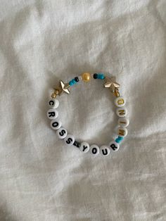 Niall Bracelet, Fan Bracelet, Bracelet Inspo, Bracelets Handmade Diy, Stylist Tattoos, Concert Outfits, Bracelet Ideas, Adore You, Lorde