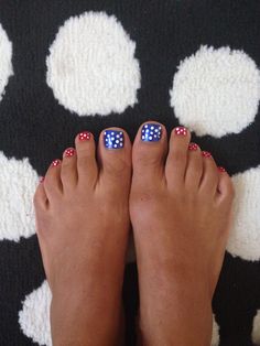 4th Of July Nails Pedicure, 4 Th Of July Toe Nails, Fourth Of July Toenails Designs, Easy 4th Of July Toenail Designs, 4th Of July Pedicure Designs, Red White Blue Toenails, Patriotic Toe Nails 4th Of July, Red White And Blue Toe Nails, Fourth Of July Pedicure Ideas